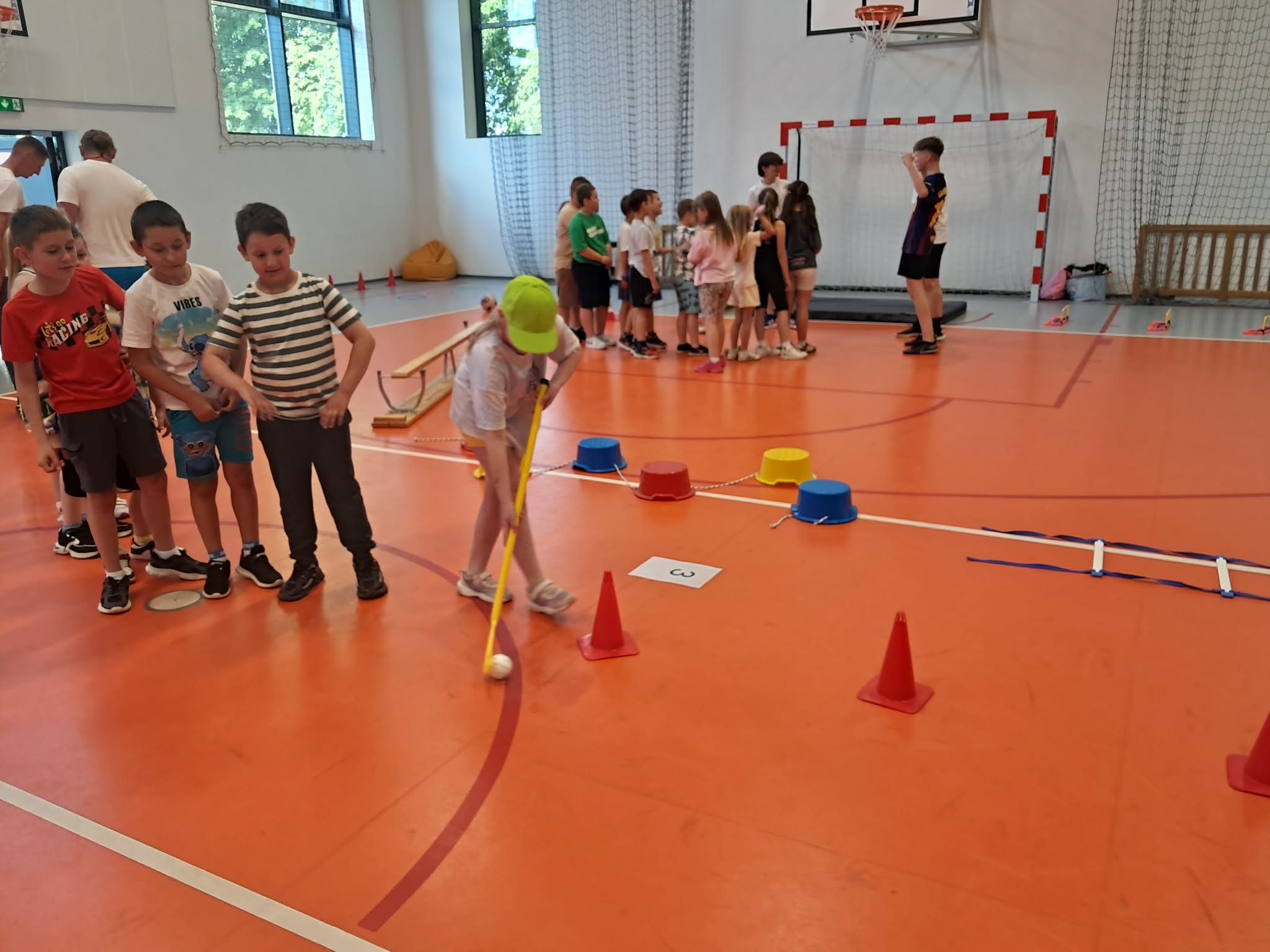 Dzień Sportu dla klas I–III w Szkole Podstawowej w Piekarach